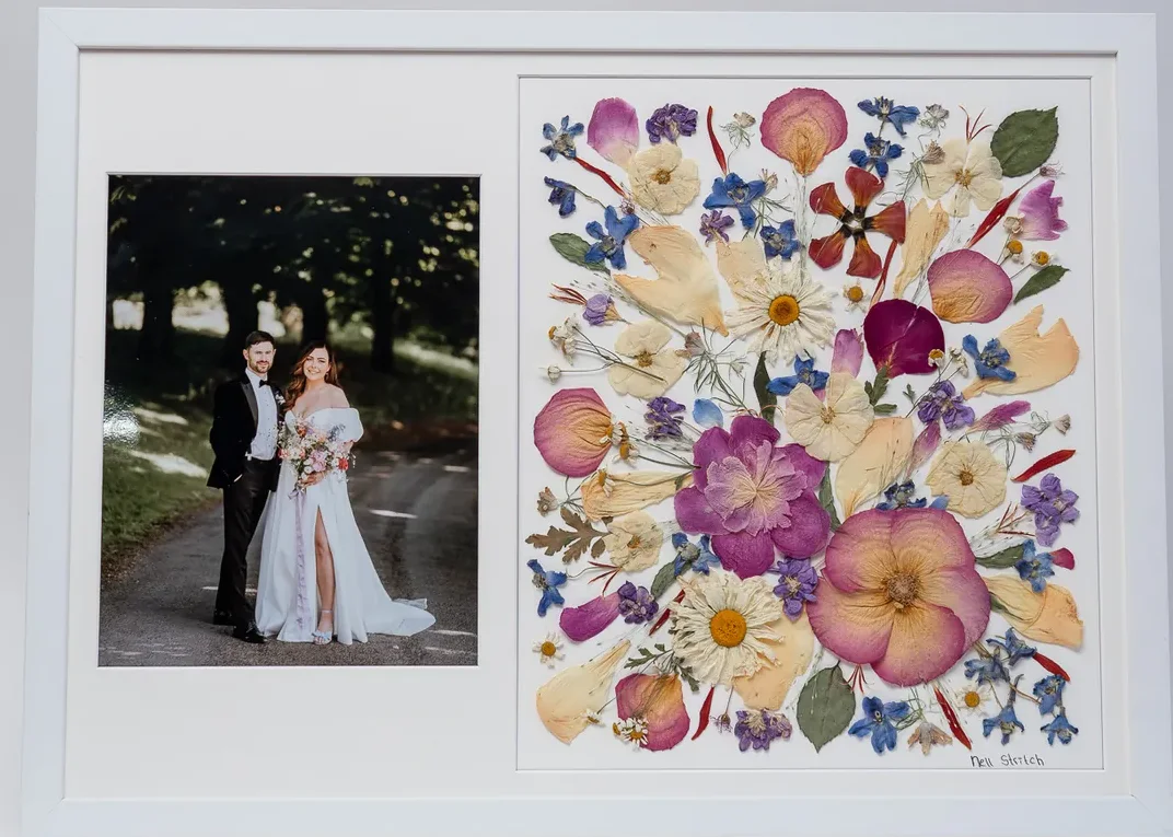 Everlasting Keepsake with wedding photographs, 21 x 15 inch