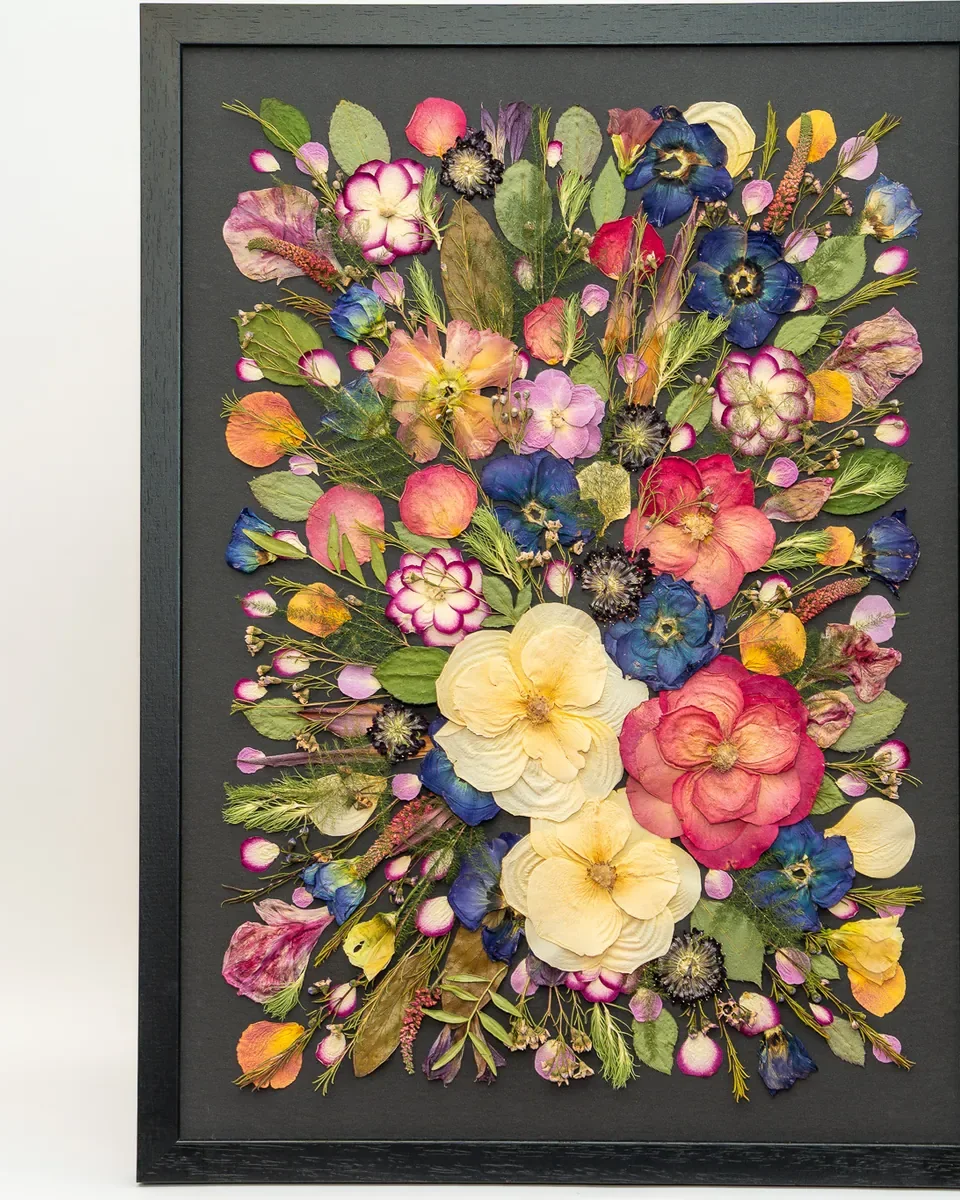 Rectangular pressed bouquet, 21 x 15 inch