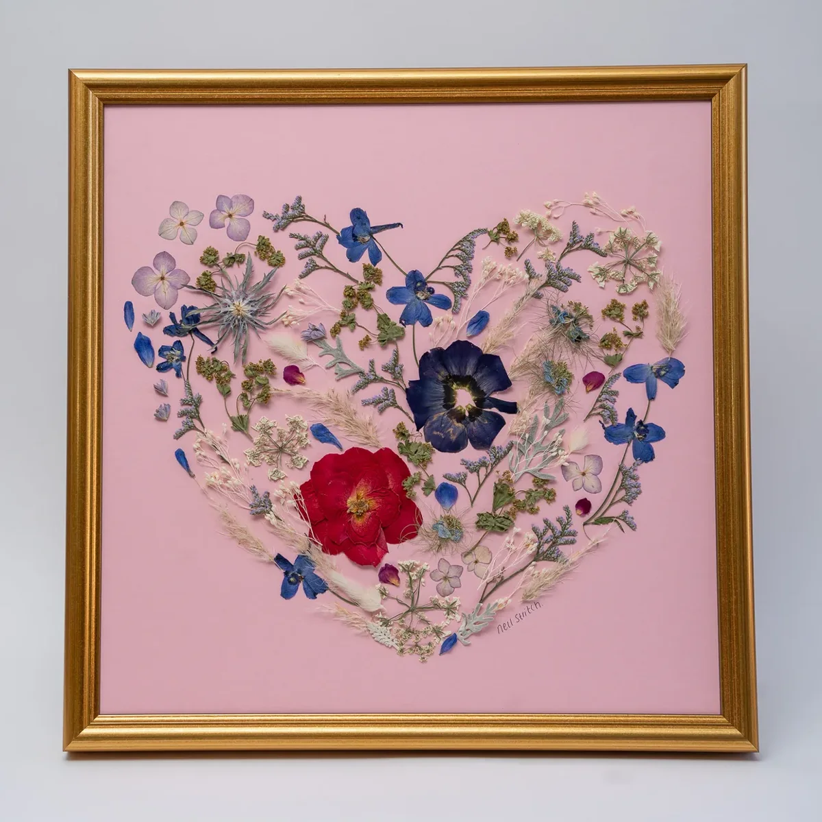 Square pressed bouquet, 17 x 17 inch