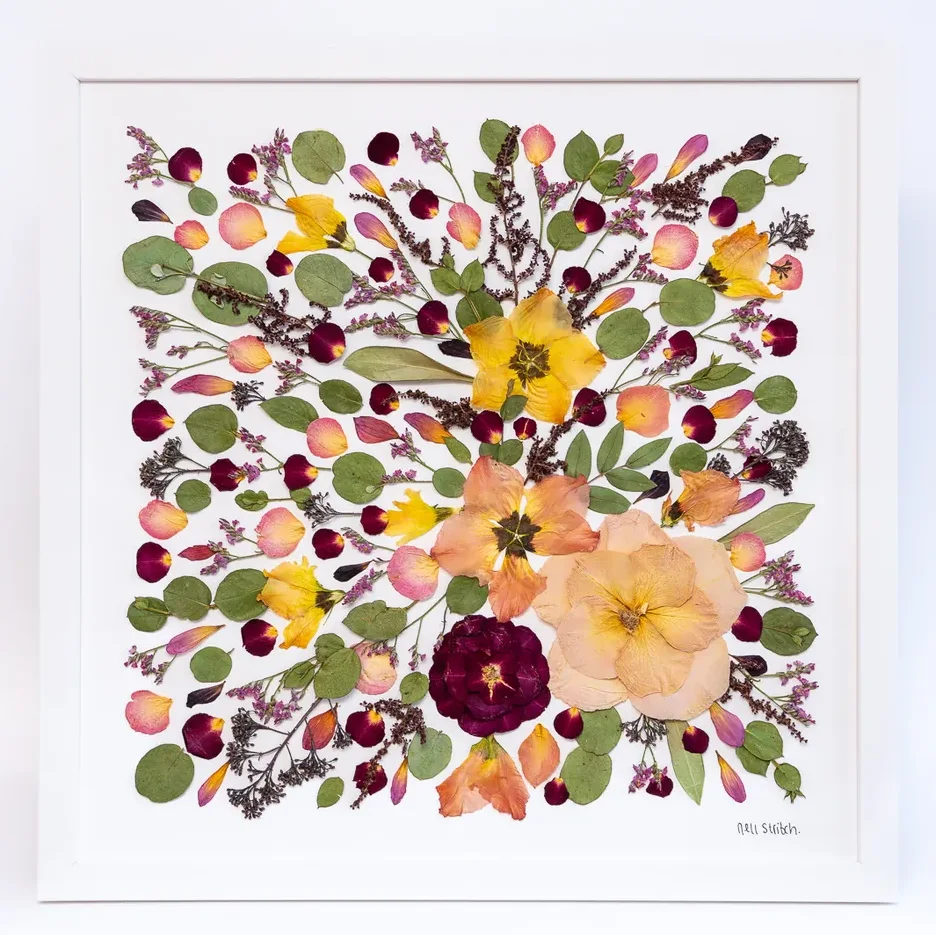 Square pressed bouquet, 17 x 17 inch