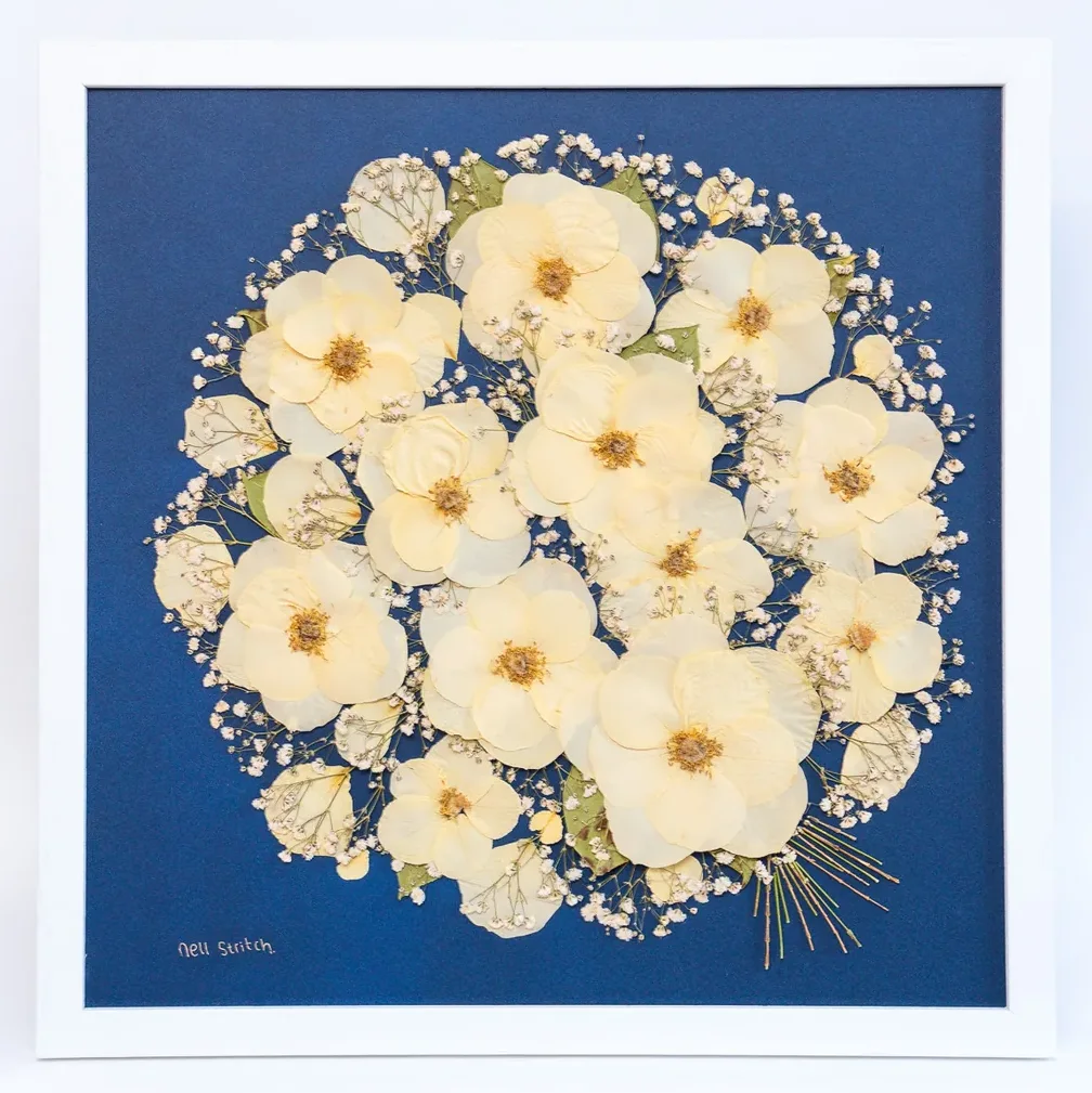 Square pressed bouquet, 17 x 17 inch