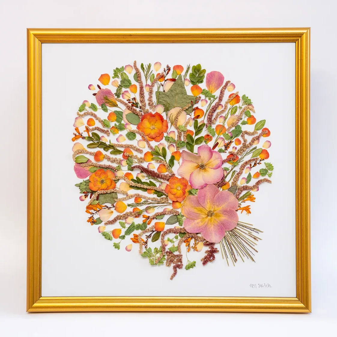Square pressed bouquet, 17 x 17 inch