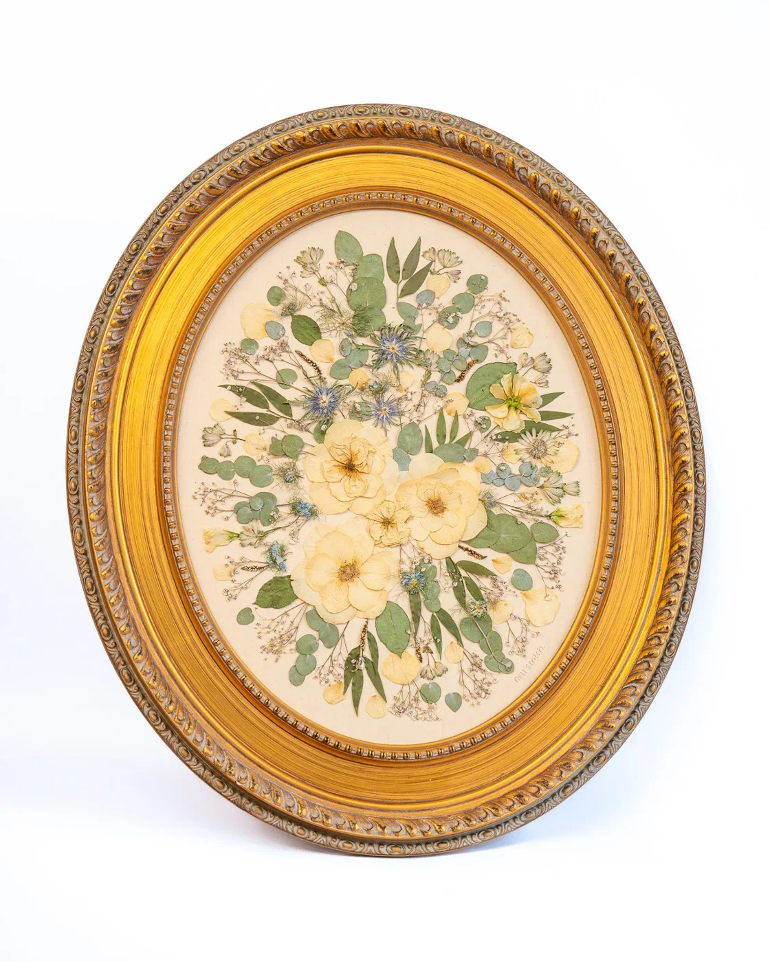 Oval pressed bouquet, 19 x 23 inch
